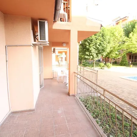Апартамент Arendoo In Casa Brava 2 *