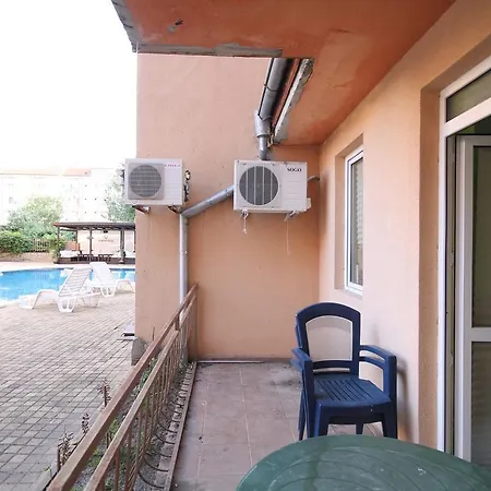 Апартамент Arendoo In Casa Brava 2 *