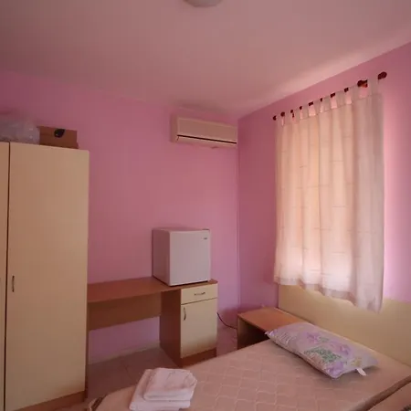 Апартамент Arendoo In Casa Brava 2 *