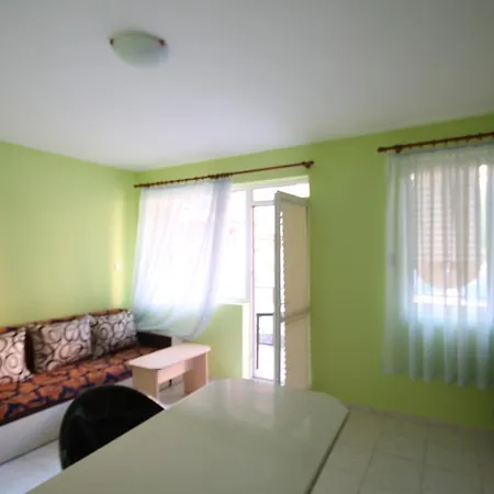 Апартамент Arendoo In Casa Brava 2 *